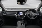 Volvo V60 D4 Momemtum 2018 года (UK)